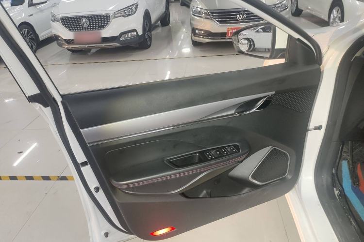 Used Geely Auto Binray 2019 200T Manual Binchi Edition Interior 7