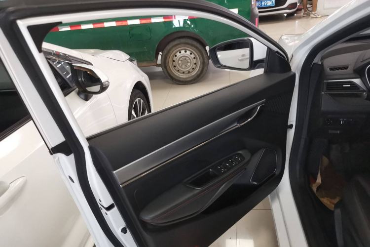 Used Geely Auto Binray 2019 200T Manual Binchi Edition Interior 7