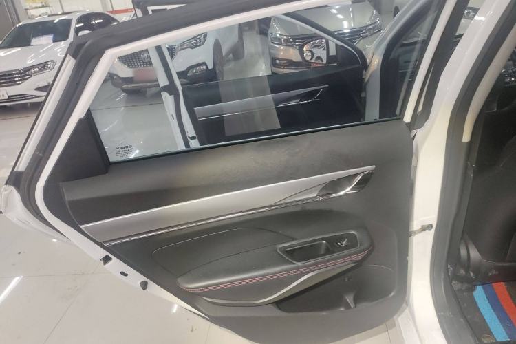 Used Geely Auto Binray 2019 200T Manual Binchi Edition Interior 8