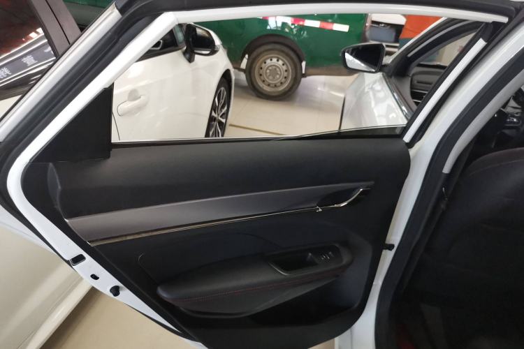 Used Geely Auto Binray 2019 200T Manual Binchi Edition Interior 8
