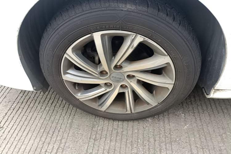 Used Geely Auto Binray 2019 200T DCT Binchi Edition Left Front Wheel Hub