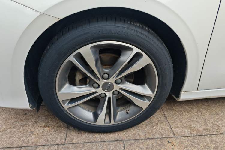 Used Geely Auto Binray 2019 200T DCT Binzhi Edition Left Front Wheel Hub