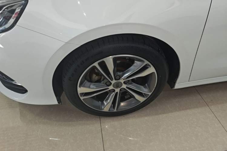 Used Geely Auto Binray 2019 200T DCT Binzhi Edition Left Front Wheel Hub