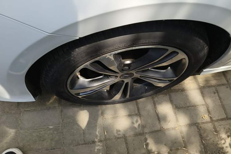 Used Geely Auto Binray 2019 200T DCT Binzhi Edition Left Front Wheel Hub