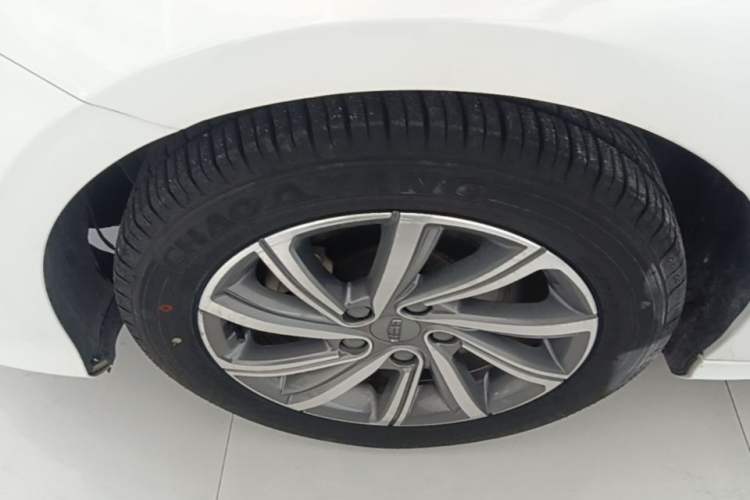 Used Geely Auto Binray 2019 200T DCT Binchi Edition Left Front Wheel Hub