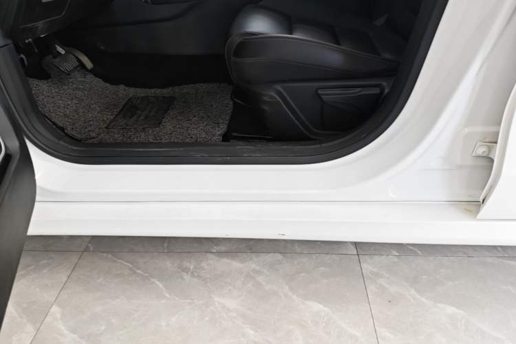 Used Geely Auto Binray 2019 200T DCT Binchi Edition Left Side Sill