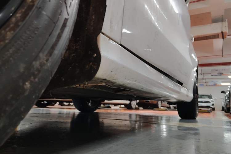 Used Geely Auto Binray 2019 200T DCT Binzhi Edition Left Side Sill