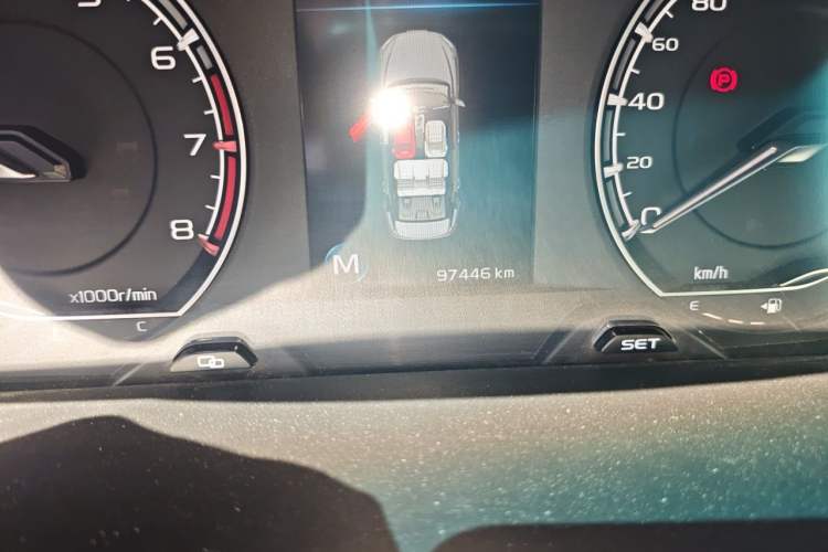 Used Geely Auto Binray 2019 200T Manual Binchi Edition Odometer Close Up