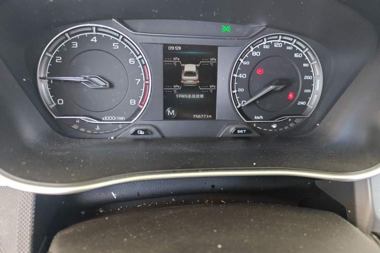 Used Geely Auto Binray 2019 200T Manual Binchi Edition Odometer Close Up