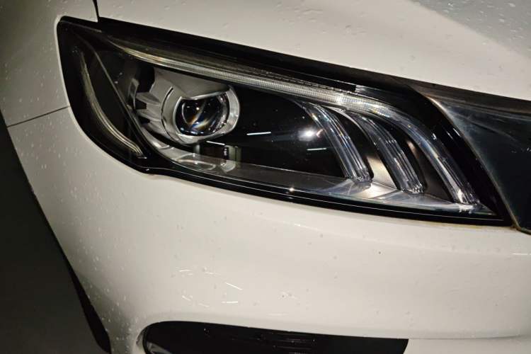 Used Geely Auto Binray 2019 200T DCT Binzhi Edition Right Front Headlight