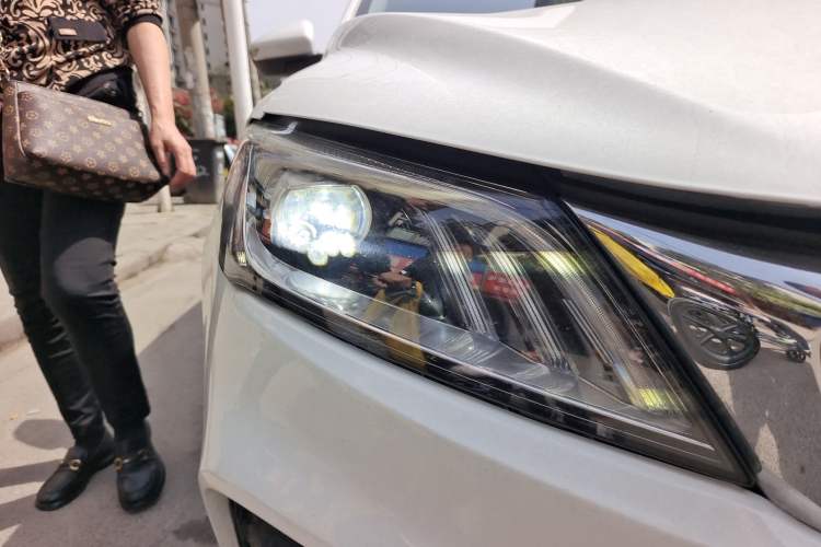 Used Geely Auto Binray 2019 200T DCT Binzhi Edition Right Front Headlight