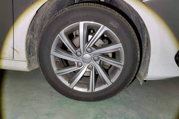 Used Geely Auto Binray 2019 200T Manual Binchi Edition Right Front Wheel Hub