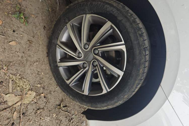 Used Geely Auto Binray 2019 200T DCT Binchi Edition Right Front Wheel Hub