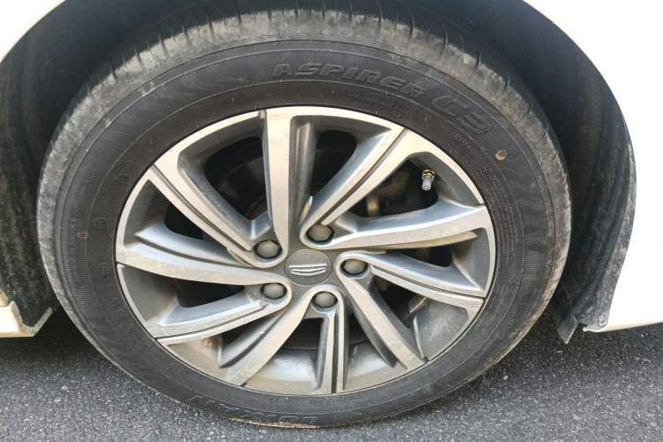 Used Geely Auto Binray 2019 200T DCT Binchi Edition Right Front Wheel Hub
