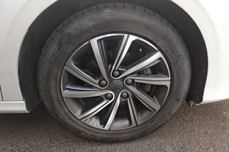 Used Geely Auto Binray 2019 200T Manual Binchi Edition Right Front Wheel Hub
