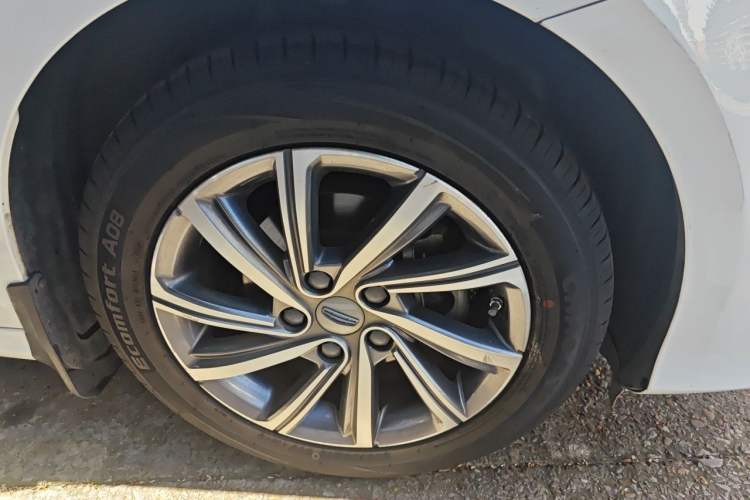 Used Geely Auto Binray 2019 200T DCT Binchi Edition Right Front Wheel Hub