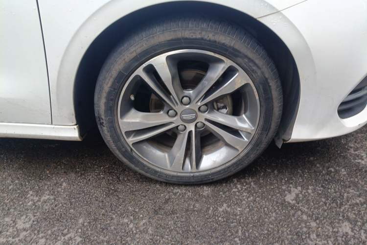 Used Geely Auto Binray 2019 200T DCT Binzhi Edition Right Front Wheel Hub