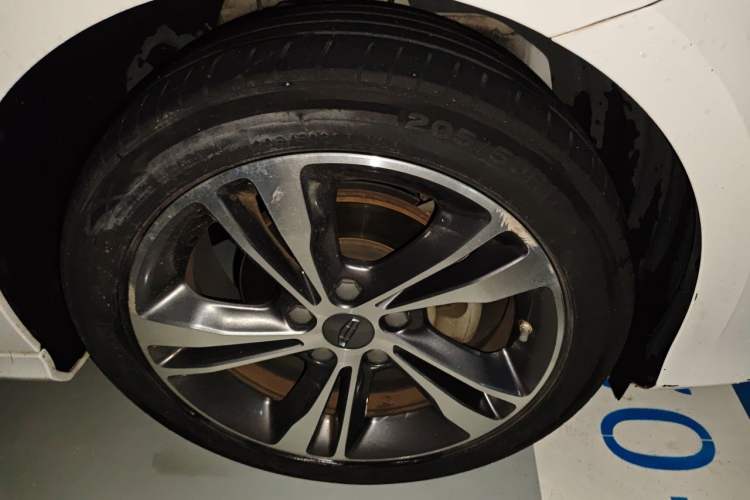 Used Geely Auto Binray 2019 200T DCT Binzhi Edition Right Front Wheel Hub