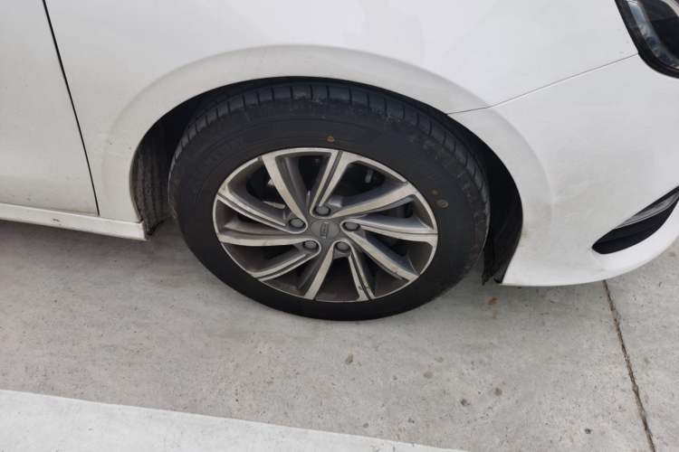 Used Geely Auto Binray 2019 200T DCT Binchi Edition Right Front Wheel Hub
