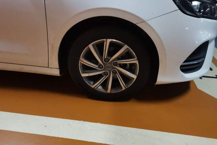 Used Geely Auto Binray 2019 200T DCT Asian Games Edition Right Front Wheel Hub