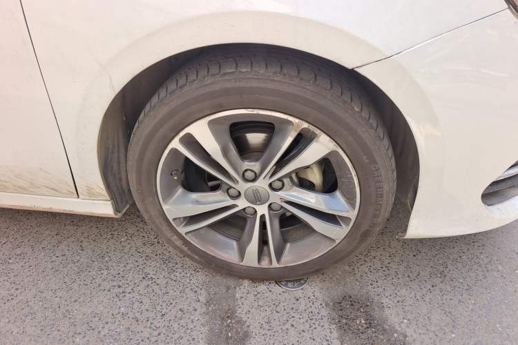Used Geely Auto Binray 2019 200T DCT Binzhi Edition Right Front Wheel Hub