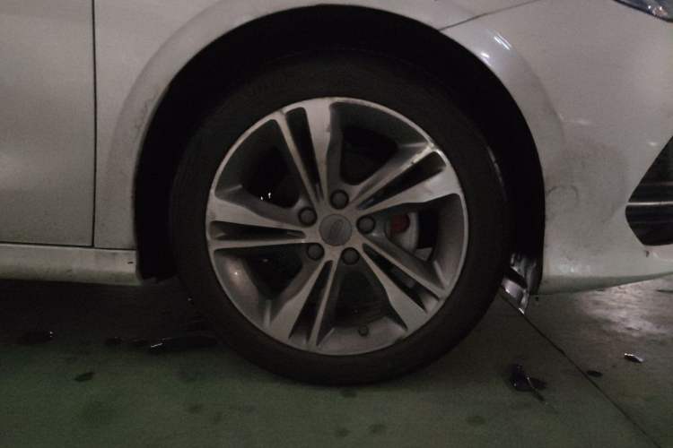 Used Geely Auto Binray 2019 200T DCT Binzhi Edition Right Front Wheel Hub