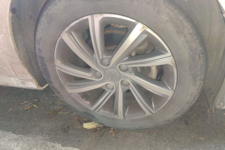 Used Geely Auto Binray 2019 200T DCT Binchi Edition Right Front Wheel Hub