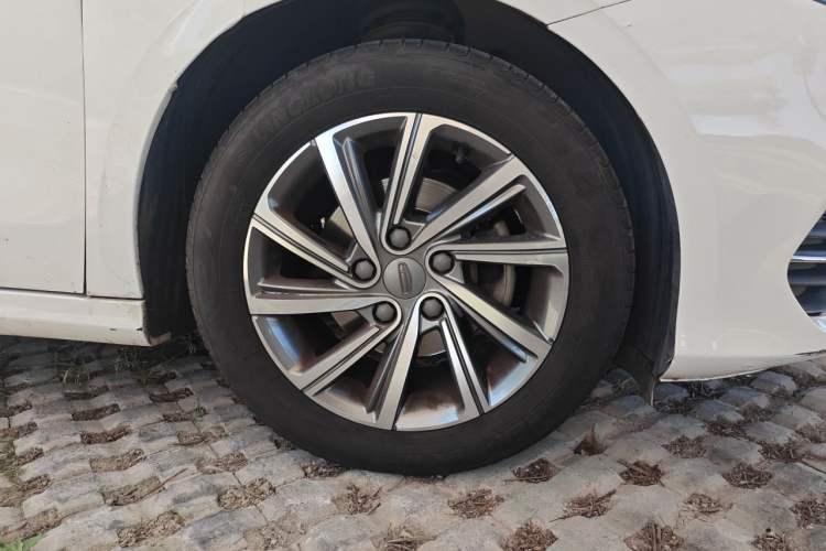 Used Geely Auto Binray 2019 200T Manual Binchi Edition Right Front Wheel Hub