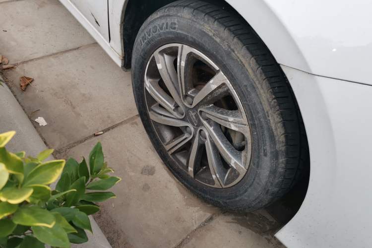 Used Geely Auto Binray 2019 200T DCT Binchi Edition Right Front Wheel Hub