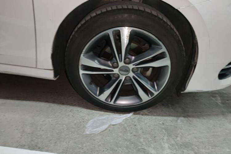 Used Geely Auto Binray 2019 200T DCT Binzhi Edition Right Front Wheel Hub