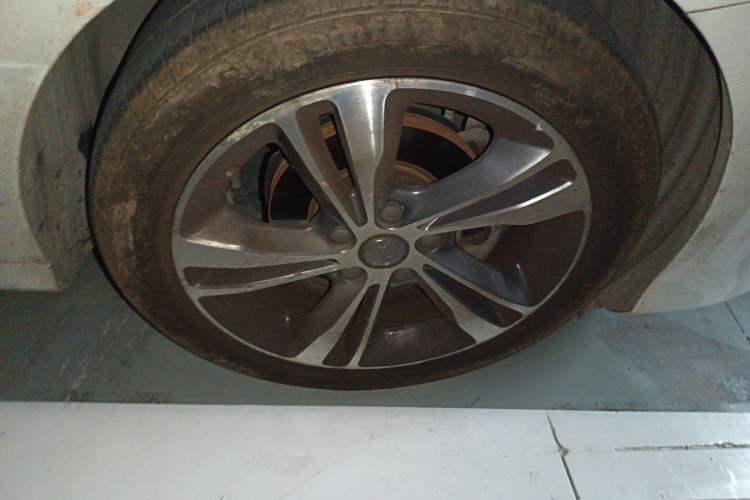 Used Geely Auto Binray 2019 200T DCT Binzhi Edition Right Front Wheel Hub