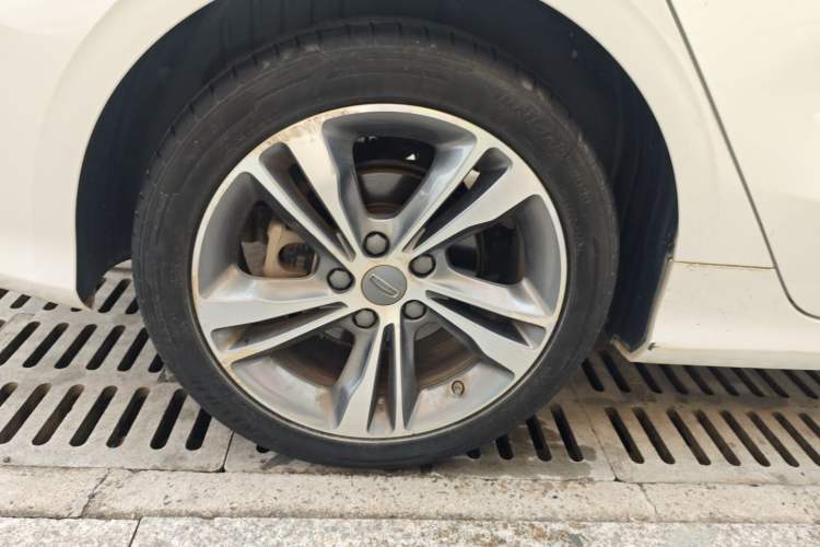 Used Geely Auto Binray 2019 200T DCT Binzhi Edition Right Rear Wheel Hub