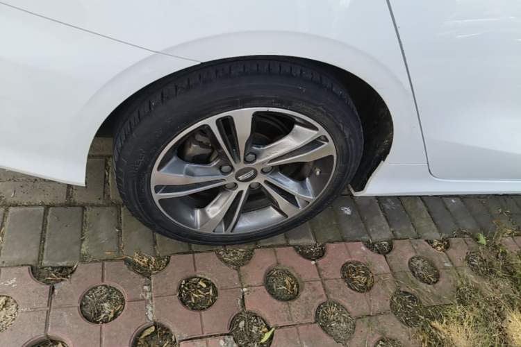 Used Geely Auto Binray 2019 200T DCT Binzhi Edition Right Rear Wheel Hub