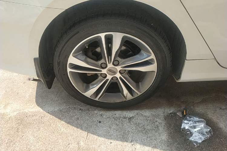 Used Geely Auto Binray 2019 200T DCT Binzhi Edition Right Rear Wheel Hub