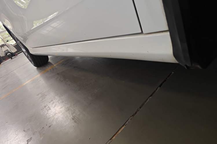 Used Geely Auto Binray 2019 200T DCT Binchi Edition Right Side Sill