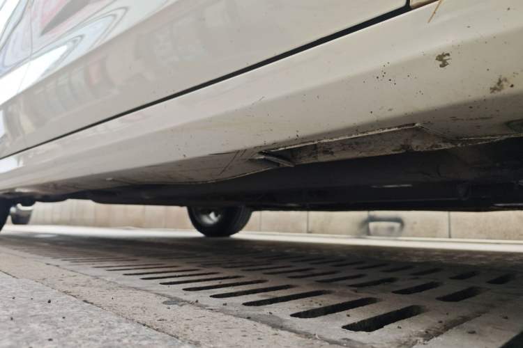 Used Geely Auto Binray 2019 200T DCT Binzhi Edition Right Side Sill