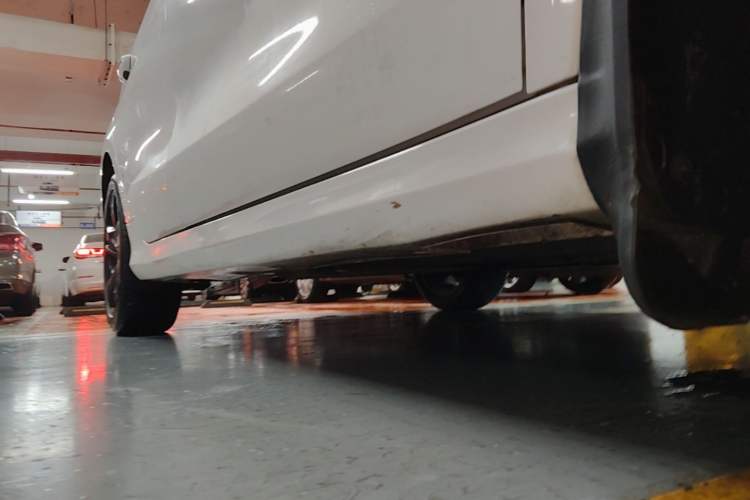 Used Geely Auto Binray 2019 200T DCT Binzhi Edition Right Side Sill