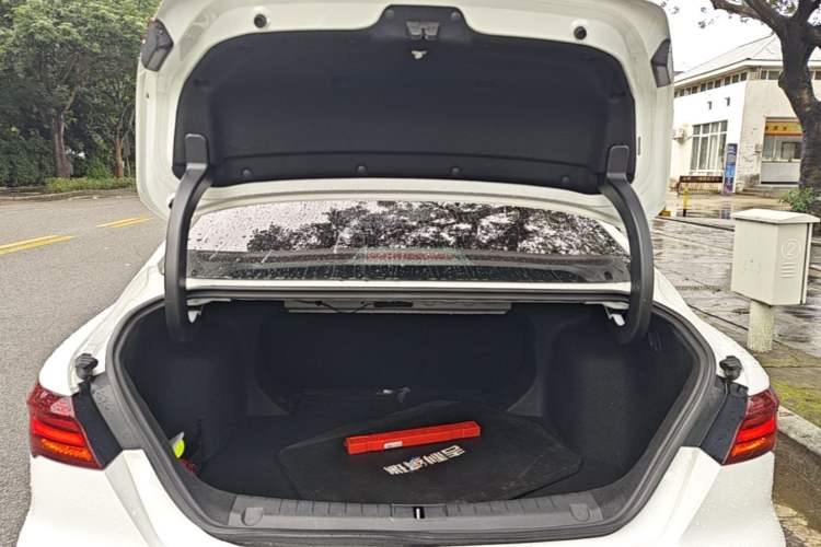 Used Geely Auto Binray 2019 200T DCT Binzhi Edition Trunk