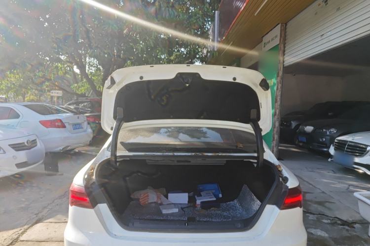 Used Geely Auto Binray 2019 200T DCT Binzhi Edition Trunk