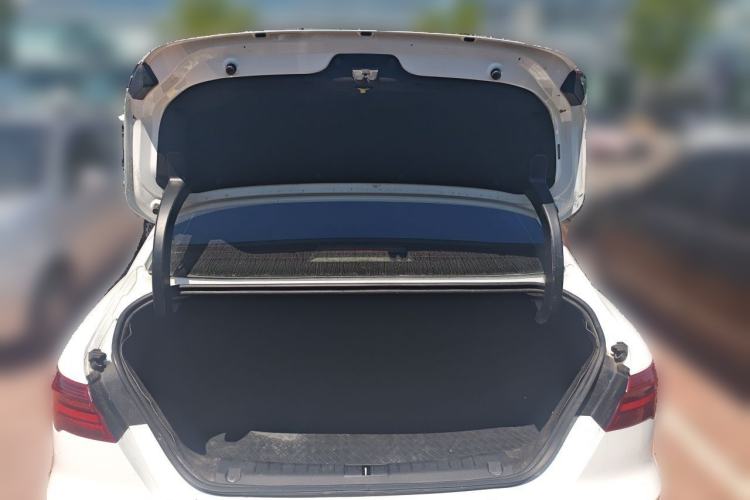 Used Geely Auto Binray 2019 200T Manual Binchi Edition Trunk