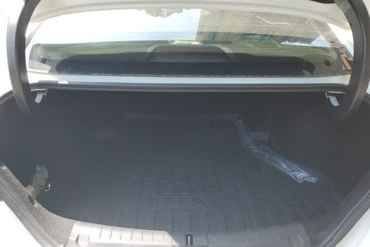 Used Geely Auto Binray 2019 200T DCT Binzhi Edition Trunk