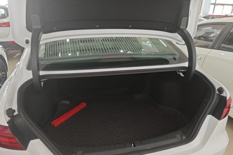 Used Geely Auto Binray 2019 200T DCT Binzhi Edition Trunk