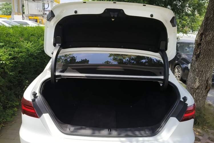 Used Geely Auto Binray 2019 200T DCT Binzhi Edition Trunk