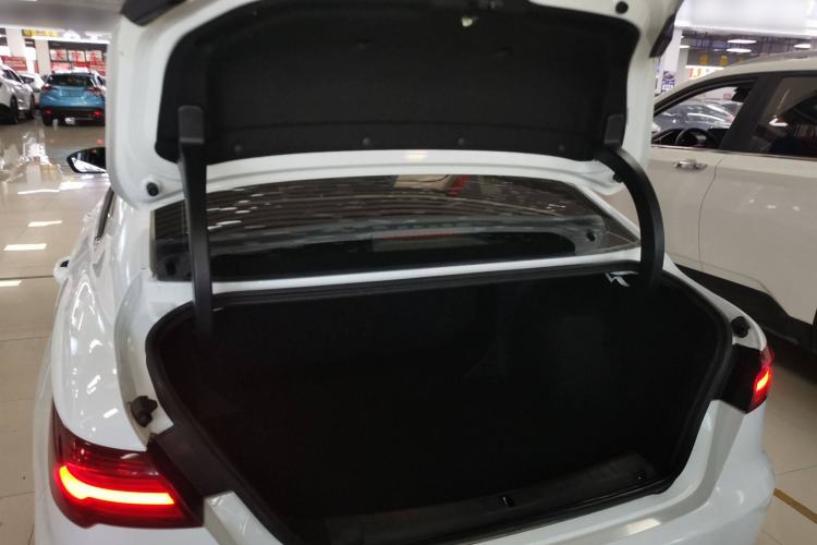 Used Geely Auto Binray 2019 200T Manual Binchi Edition Trunk