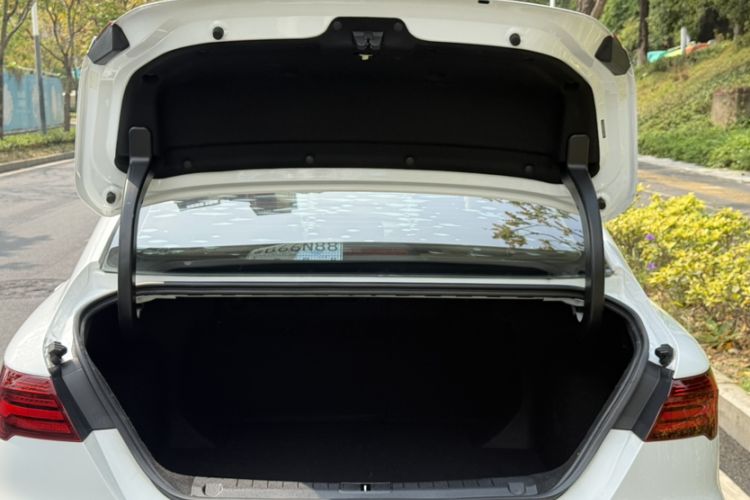 Used Geely Auto Binray 2019 200T DCT Binzhi Edition Trunk
