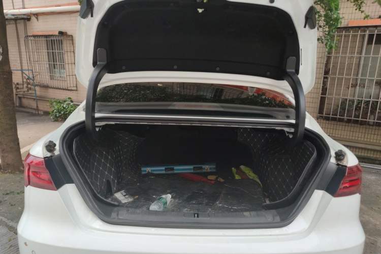 Used Geely Auto Binray 2019 200T DCT Binzhi Edition Trunk