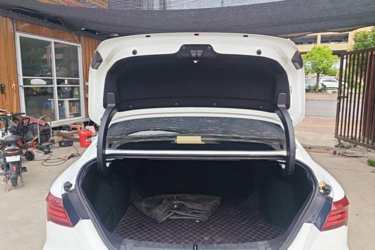Used Geely Auto Binray 2019 200T DCT Asian Games Edition Trunk