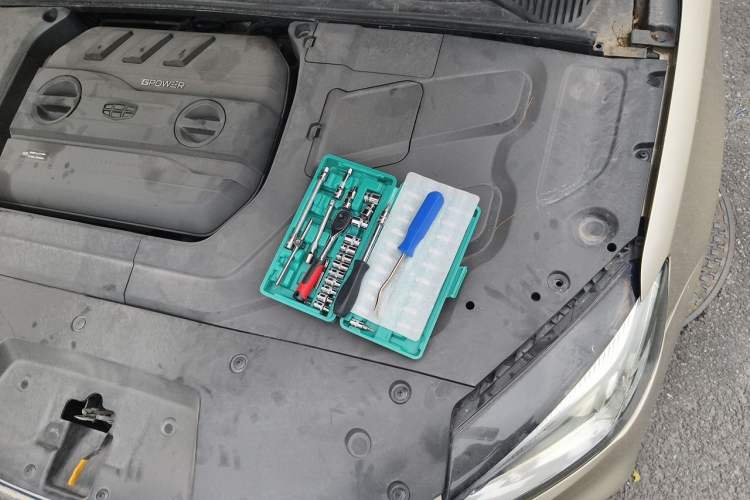 Used Geely Auto Binray 2019 200T DCT Binzhi Edition Engine Bay Left