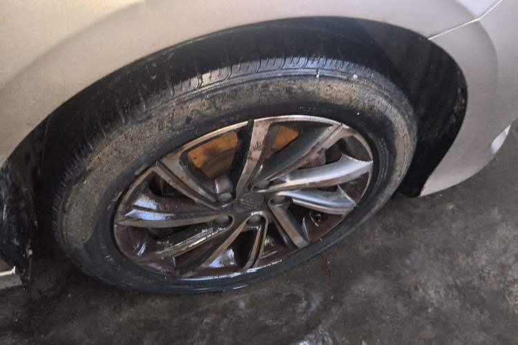 Used Geely Auto Binray 2019 200T DCT Binchi Edition Right Front Wheel Hub
