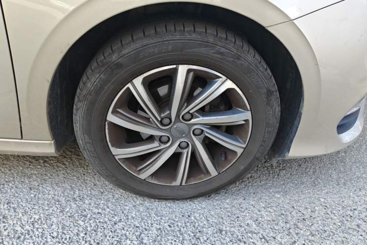 Used Geely Auto Binray 2019 200T DCT Asian Games Edition Right Front Wheel Hub